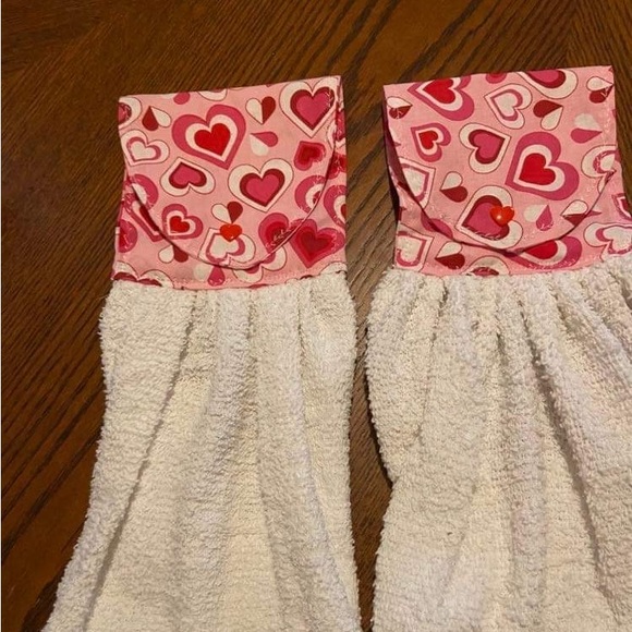 Multiple Hearts Hanging Towel, Set of 2 Kitchen, Oven, Drawer, Valentines - Picture 1 of 1